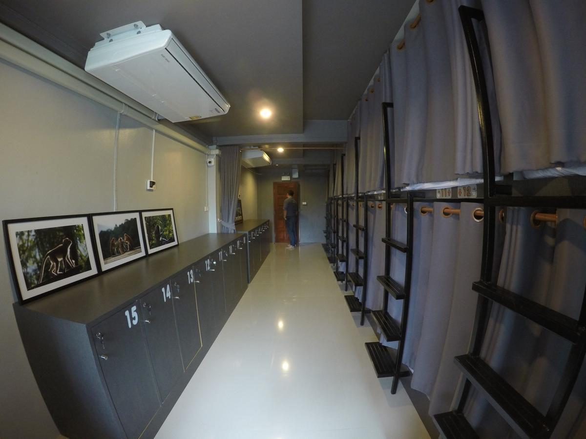 A Nighttime Krabi Exterior foto