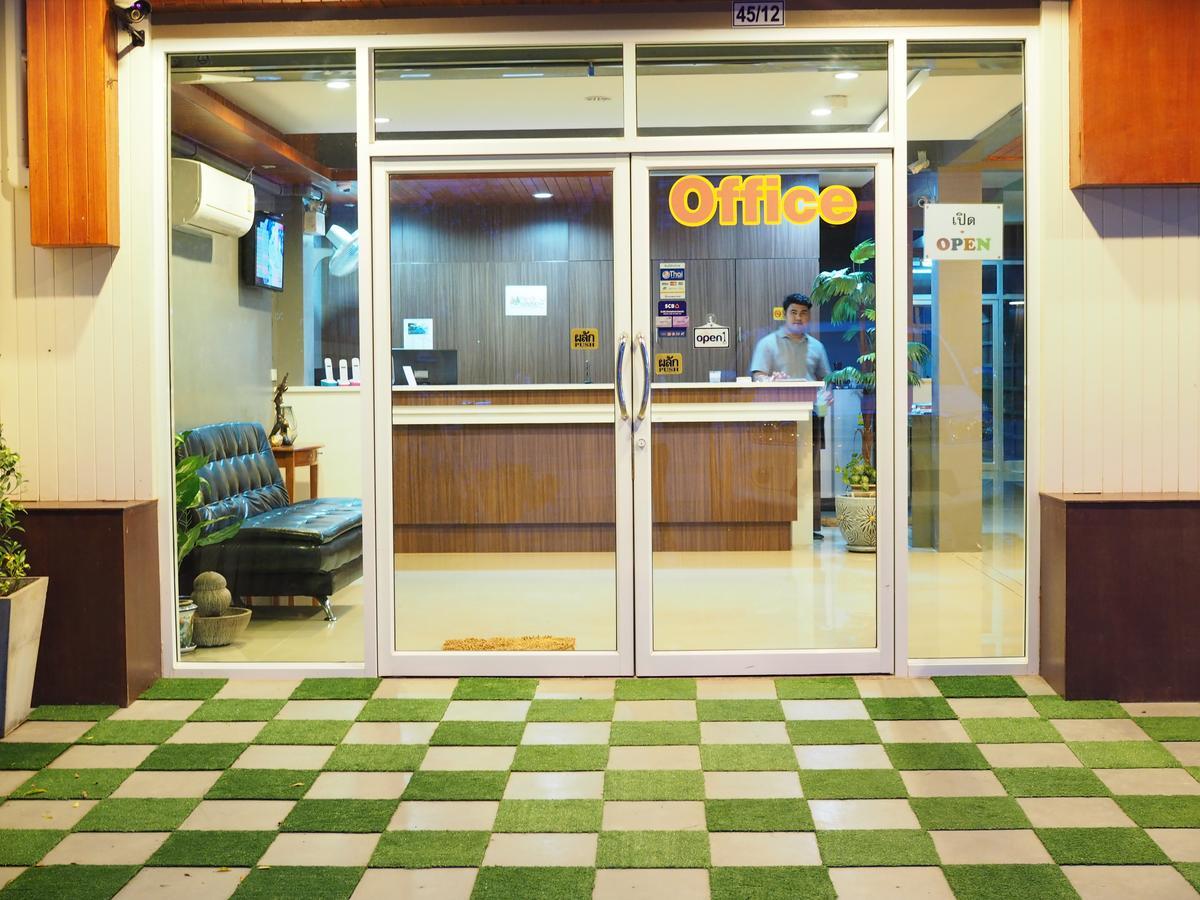 A Nighttime Krabi Exterior foto