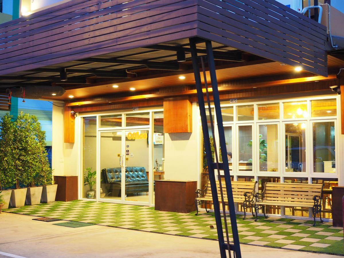 A Nighttime Krabi Exterior foto